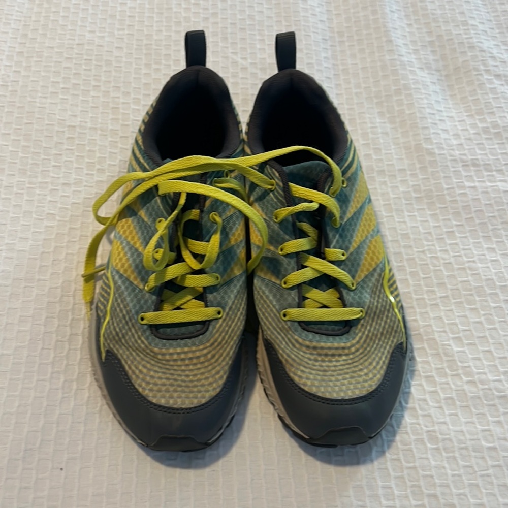 Merrell trail shoes size 9